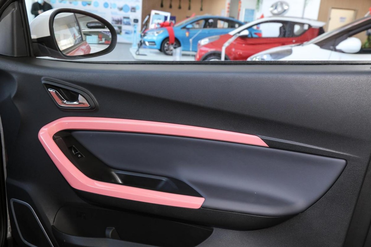 适合小姐姐的高颜值车,奇瑞小蚂蚁最新款内饰