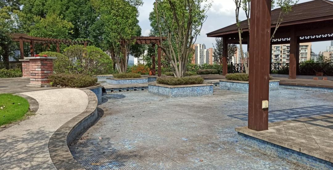 被56万压垮,重庆力帆帝国即将破产?昔日超级豪宅沦为鬼楼?