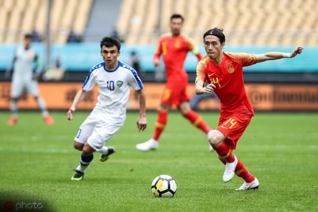 中国1-0乌兹别克赛后,中国队2:1乌兹别克