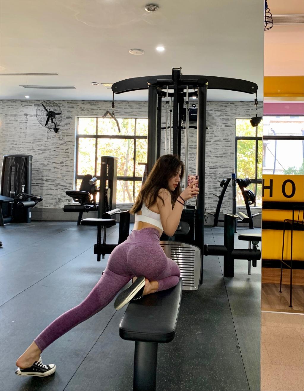 97年的小姐姐颜值显成熟,中国最高颜值96年小姐姐