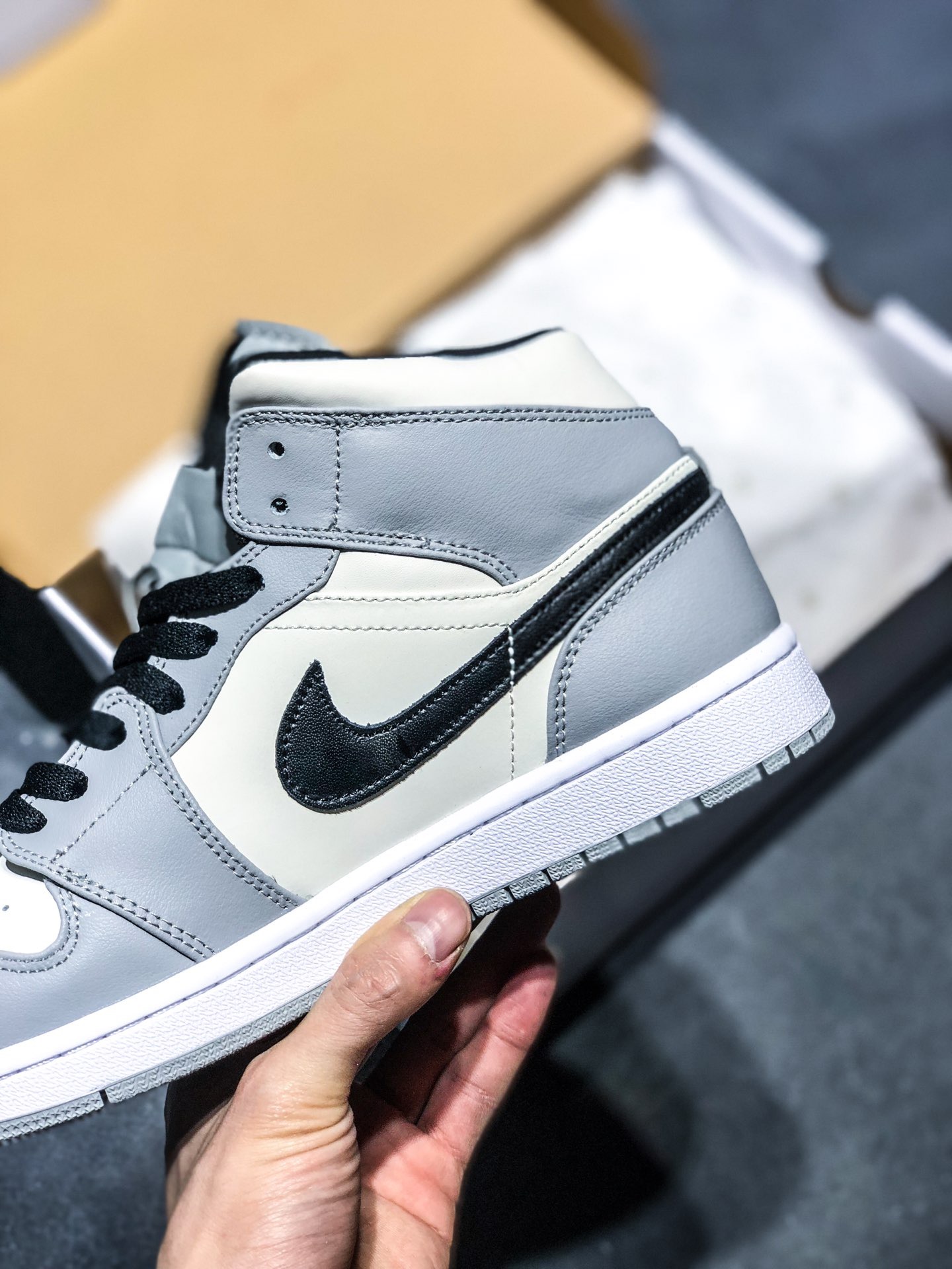 耐克阿迪瑕疵鞋,为什么现在阿迪耐克假鞋太多