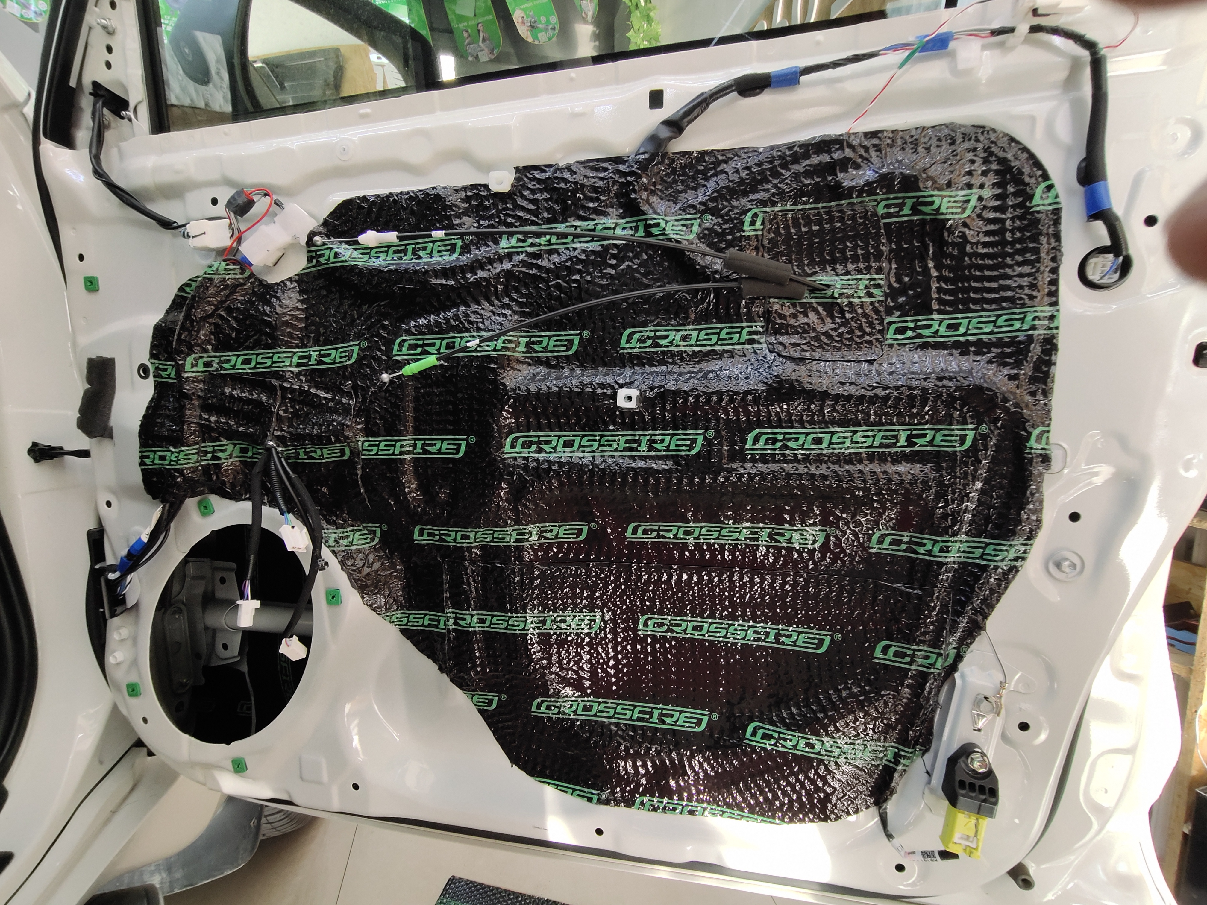 保定丰田霸道丹拿音响改装效果图,临沂霸道汽车音响改装