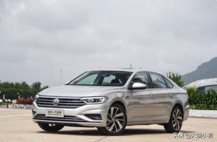 大众速腾卓越版与超越版对比,大众速腾1.2t对比亚洲狮