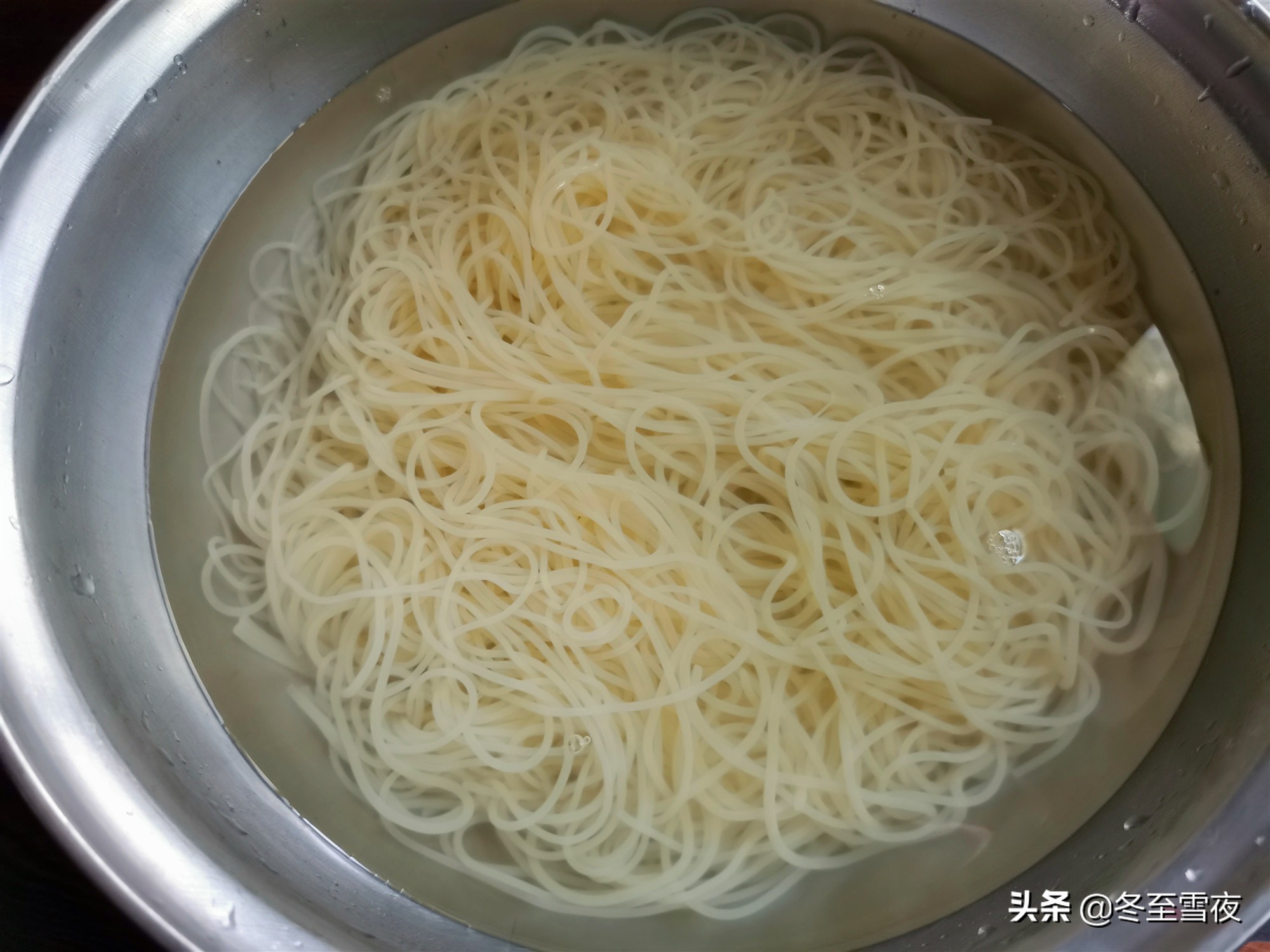 东北酸甜冷面的做法及配料过程,东北冷面的做法家庭自制