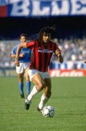 历史上的荷兰足球三剑客,足坛十大三剑客