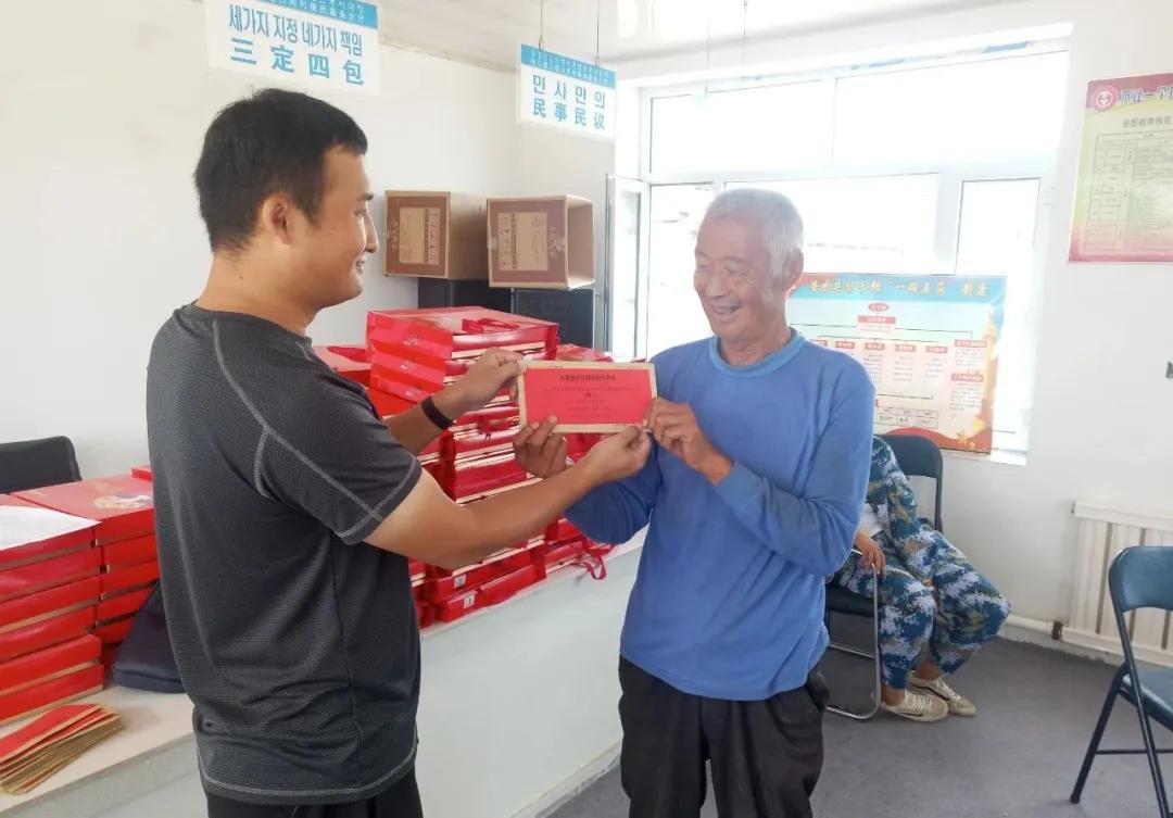 「脱贫攻坚·一路有你」立足新时代 担当新使命 攻坚克难勇为先——记松江镇三道白河村驻村第一书记冯国龙