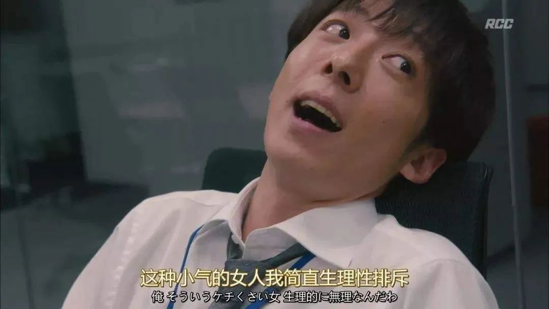 李佳琦被“女助理”给坑惨：那些爱占便宜的年轻人，真的很掉价…