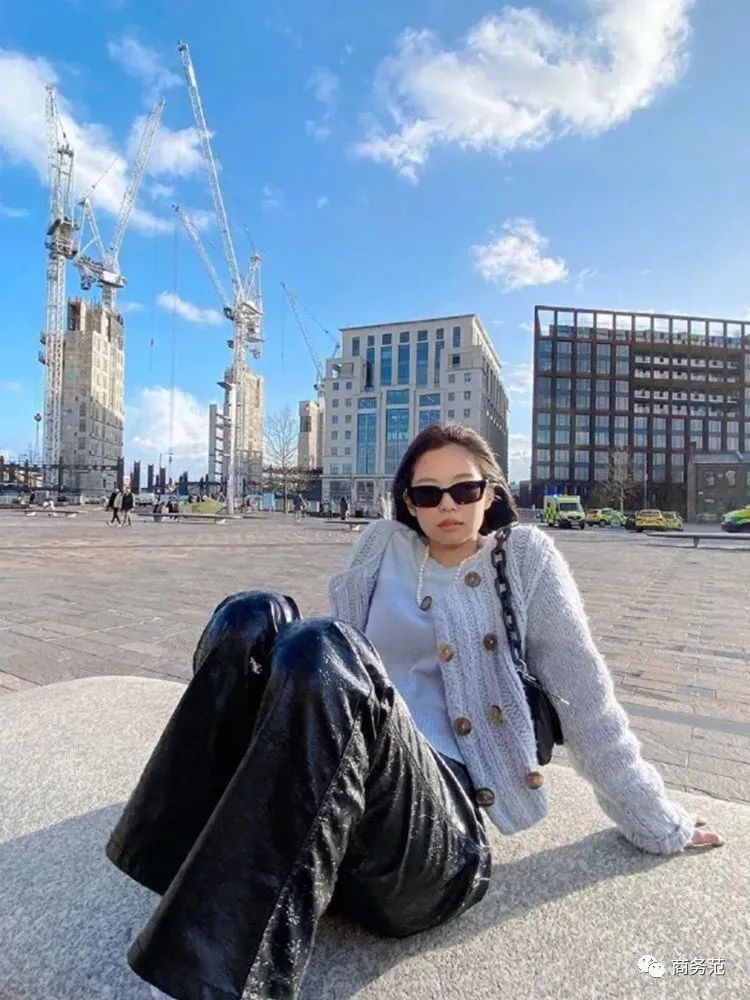 权志龙和jennie约会穿什么鞋,权志龙与jennie的穿搭