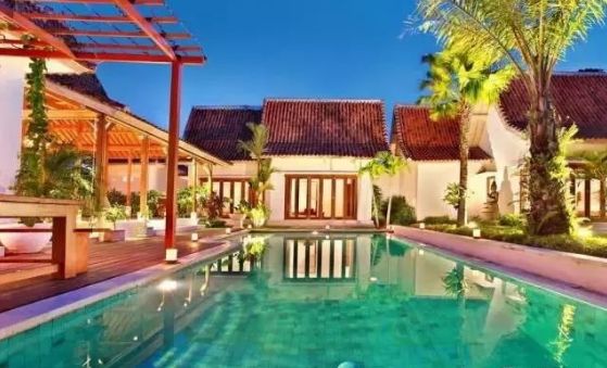 中国买房的钱出国能干嘛 (国外的钱能在国内买房吗)