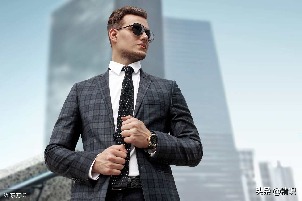 35岁男士着装成熟稳重,40岁男士夏季着装搭配