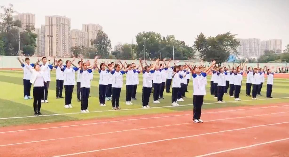 传统体育运动会开幕式,一年一度的运动会在学校拉开帷幕