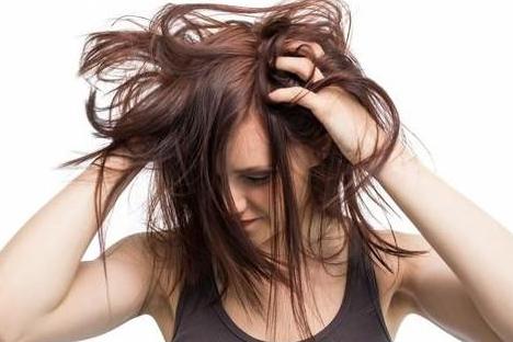 大块头皮屑诱因,突然无明显诱因起头皮屑了