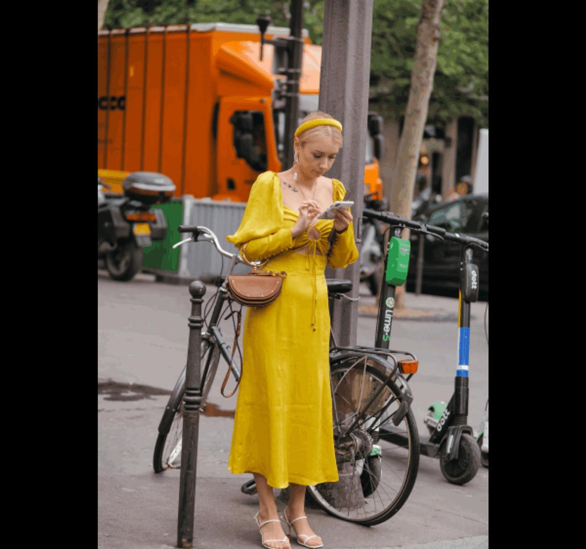 杏色发箍搭配什么衣服好看,糖果色发箍网红简单爆款