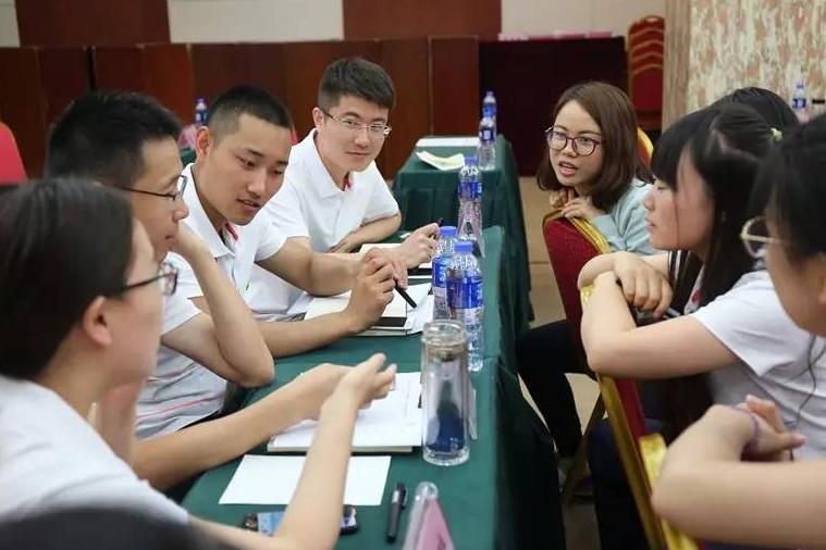 研究生还没入党可以报选调生吗,大学生没入党能考研究生吗