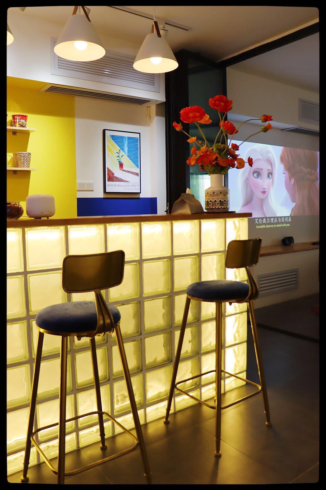 儿时看过有关乡村皮影戏的电影,你还记得儿时的皮影戏吗