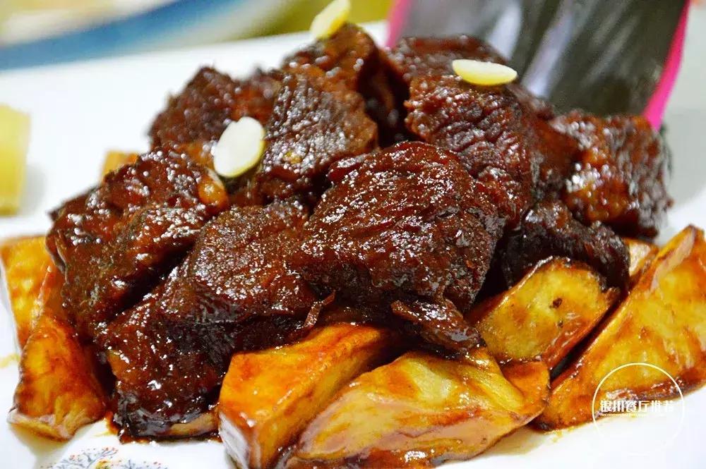 银川清真的农家乐烤全羊哪家好吃,银川烤全羊的海鲜自助推荐