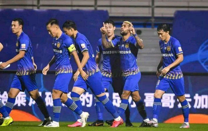 门柱三度救险，江苏苏宁差点被打爆，球队现出颓势