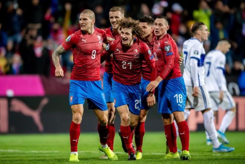 最锋利的矛对决,最坚固的盾vs最锋利的矛法棍