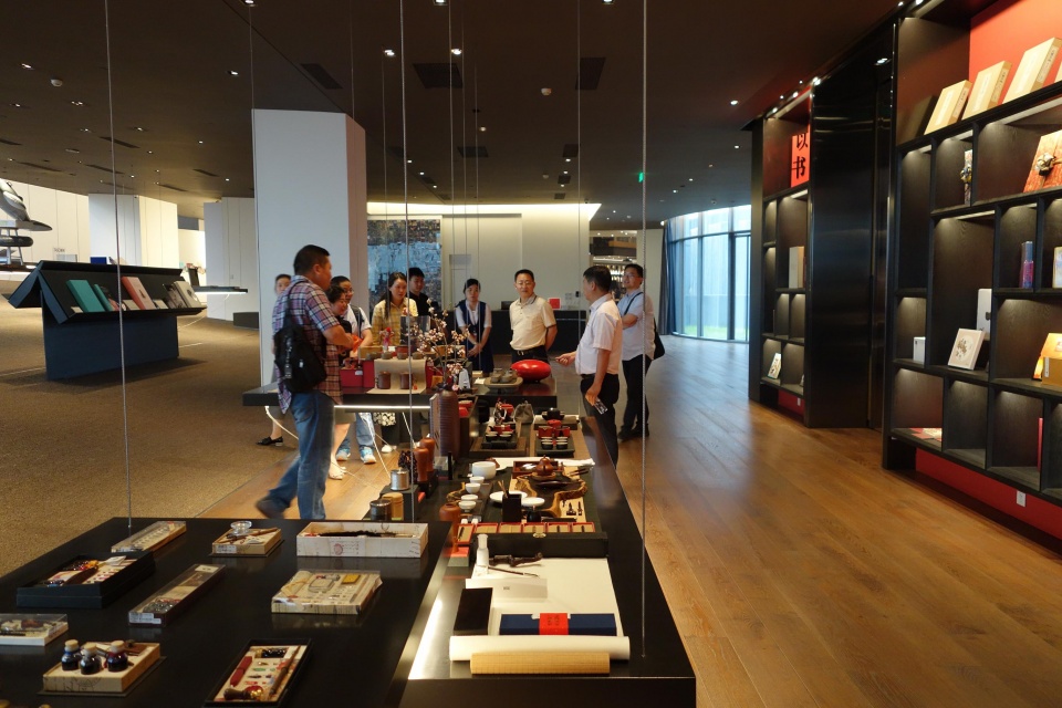 雅昌艺术中心藏品展厅,雅昌书墙