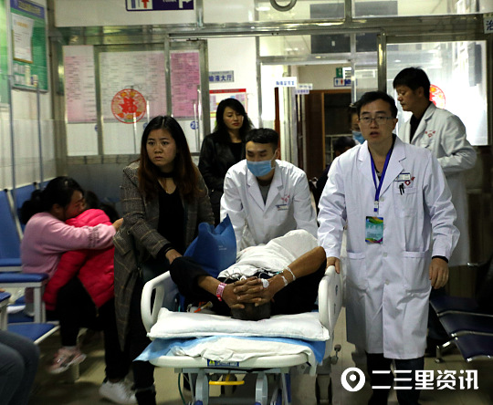 凯里车祸医生抢救,生死时速成功抢救急性心梗患者