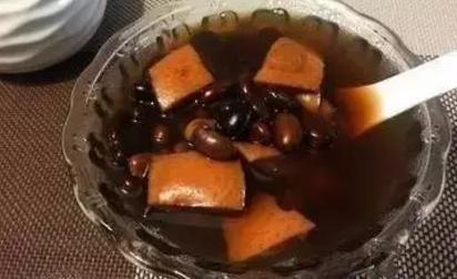 黑豆你吃对了吗？黑豆应该怎样吃呢？快来跟我一起看看吧