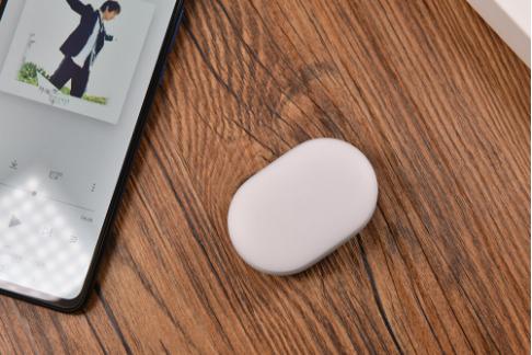 小米蓝牙airdots青春版怎么连手机,小米蓝牙耳机airdots青春版灯不亮