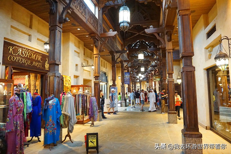 霸气的外貌下有个温柔的内心,霸气的背后隐藏着温柔和可爱