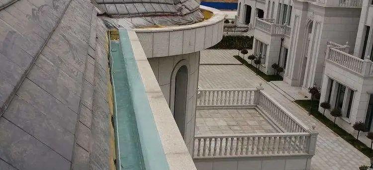 天沟排水屋顶漏水怎么处理,钢结构屋面天沟漏水的处理