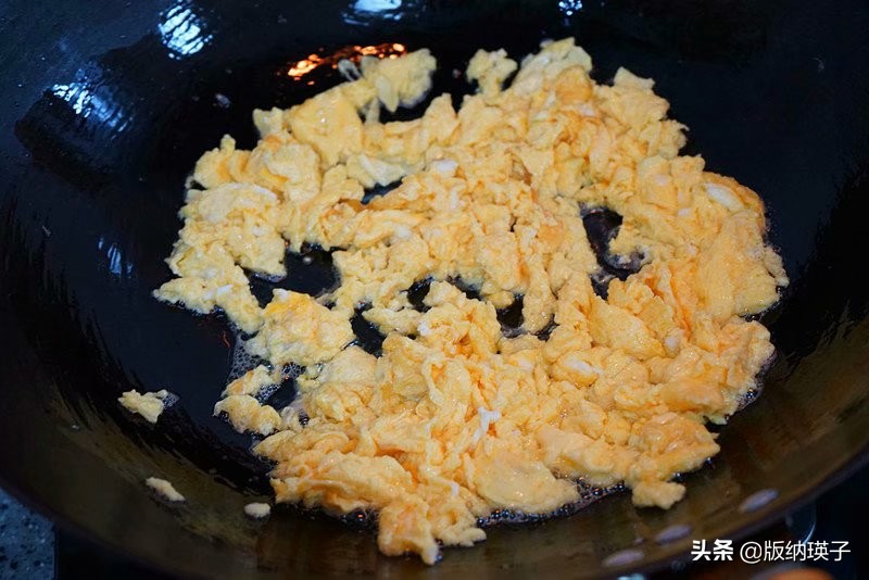 如何炒木耳才不会爆炸,炒木耳的时候怎么会爆