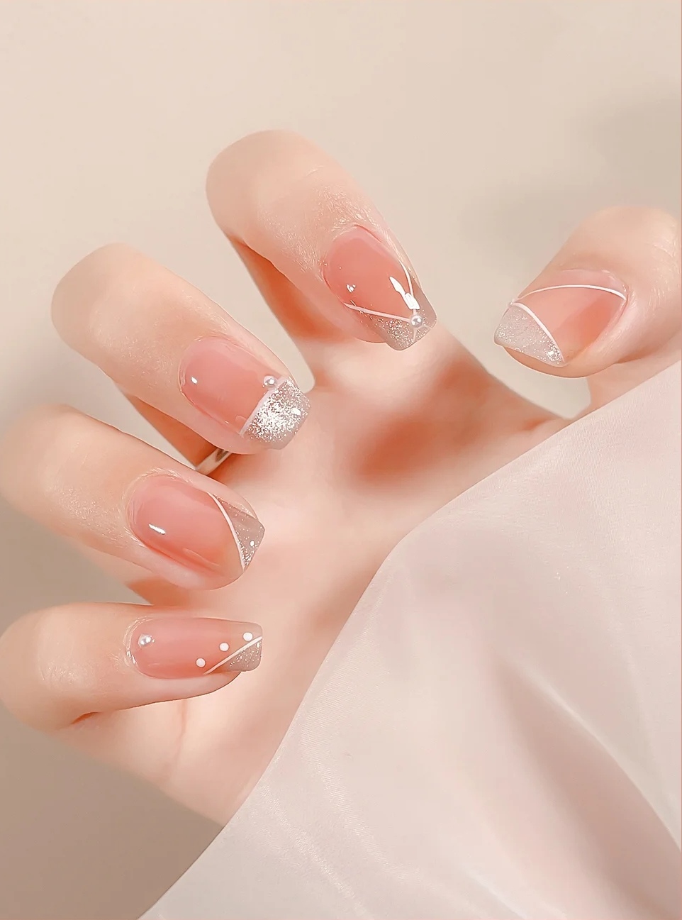 美甲如何修剪才显得细长,美甲怎么修剪教程图解