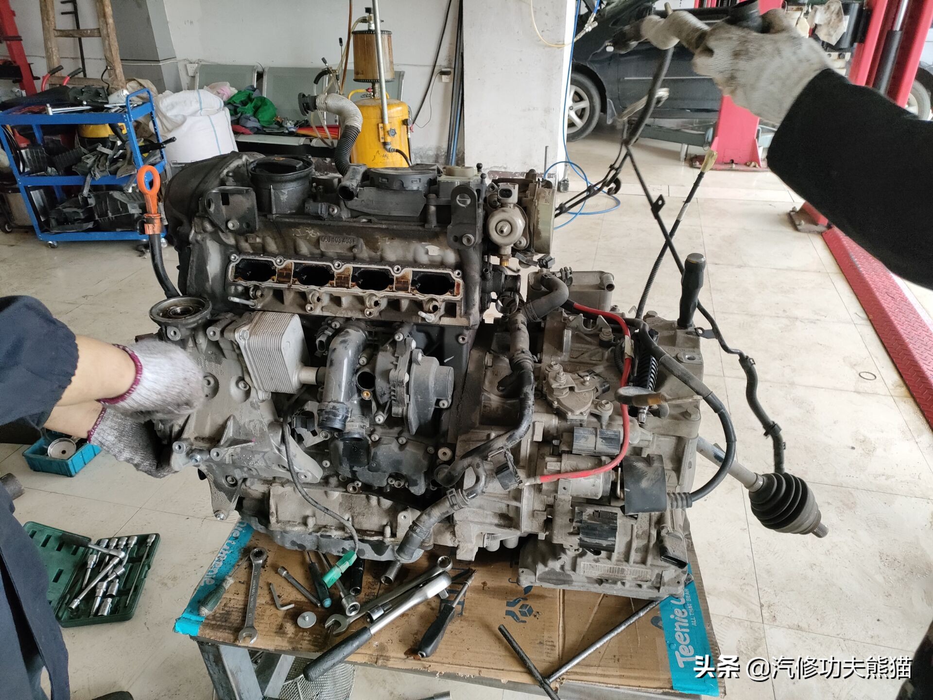 斯柯达昊锐烧机油维修视频,大众斯柯达昊锐1.8t烧机油