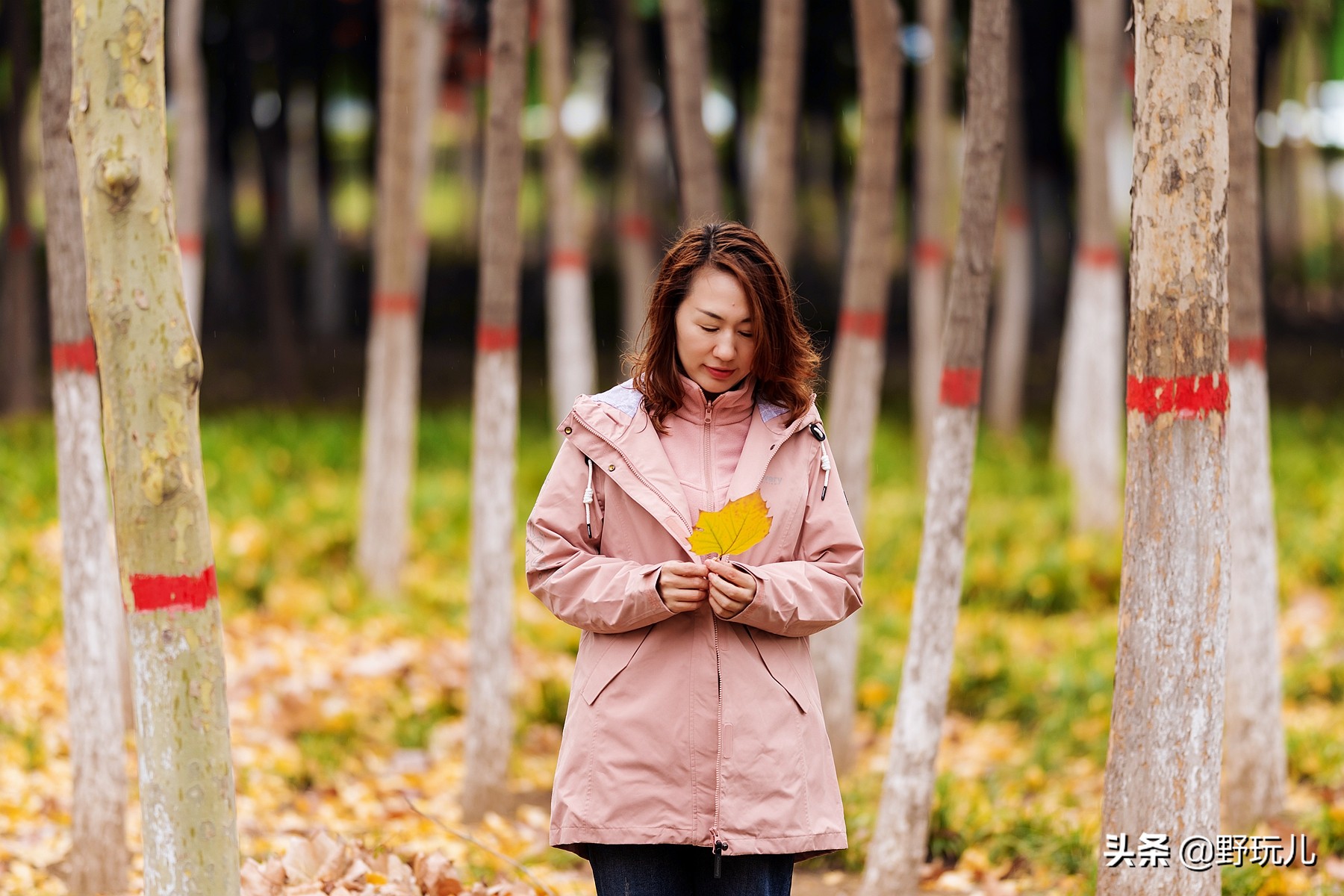 既时尚又实用的冲锋衣,简约而不简单的冲锋衣奢潮