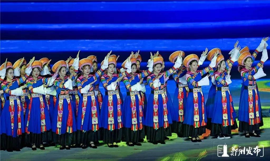 郑州奥体中心震撼场面,郑州奥体中心晚上视频