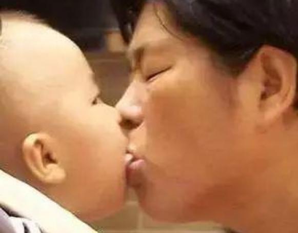 三岁多儿童胃出血怎么治,小儿胃出血怎么处理