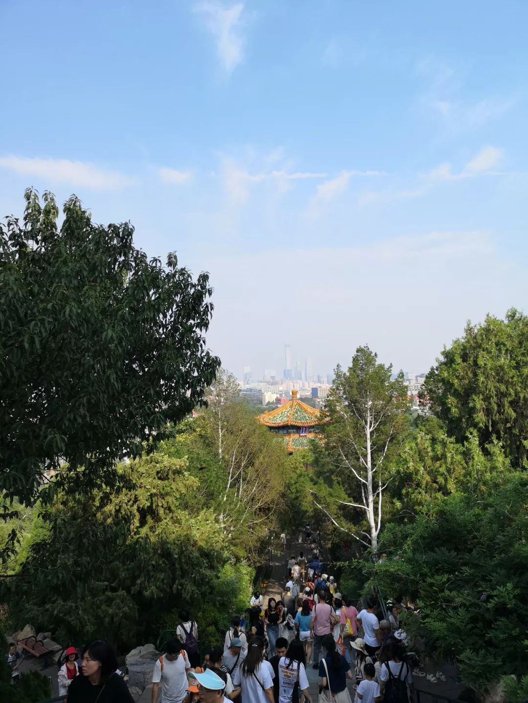 变焦是放大的意思吗,变焦跟主摄裁切对比