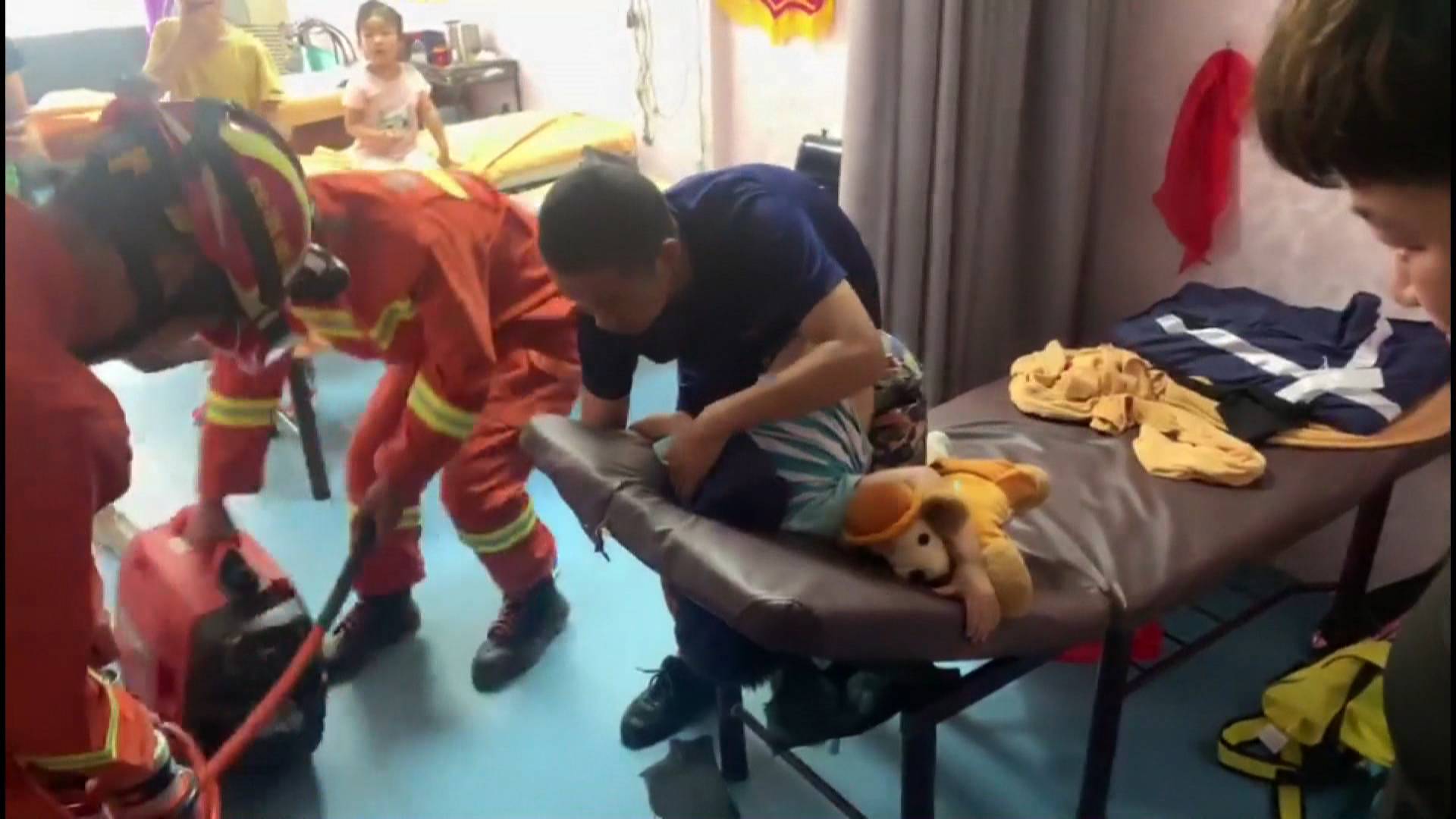 5岁小孩弓背是什么原因,5岁小孩弓背怎么办