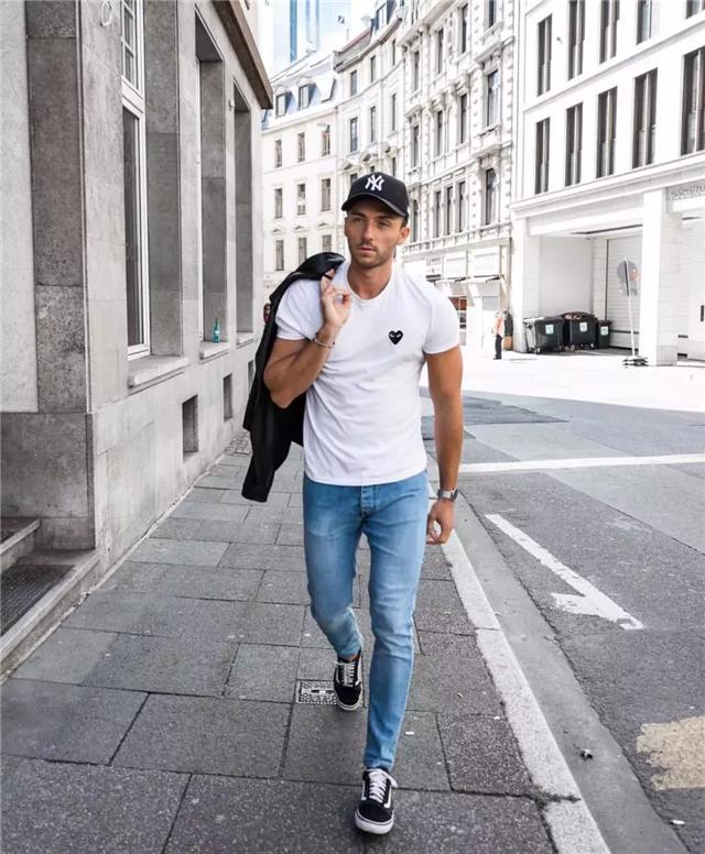 男人过了50岁，如果不差钱建议多穿这3种裤子，时髦体面不显老