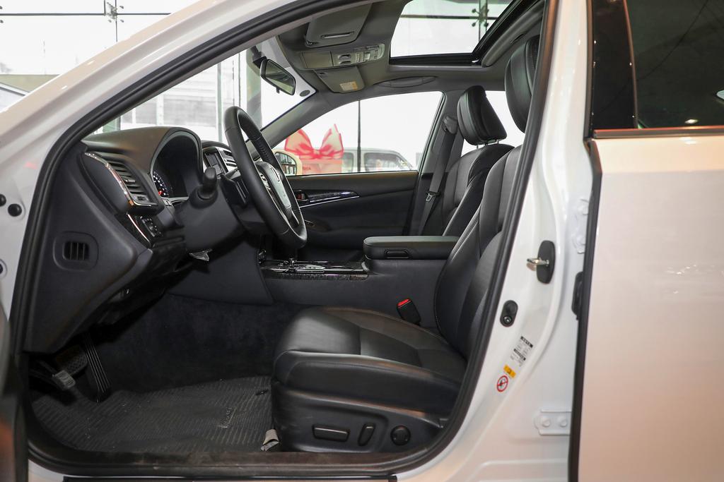 皇冠14代2.0t运动版测评,2020皇冠顶配测评