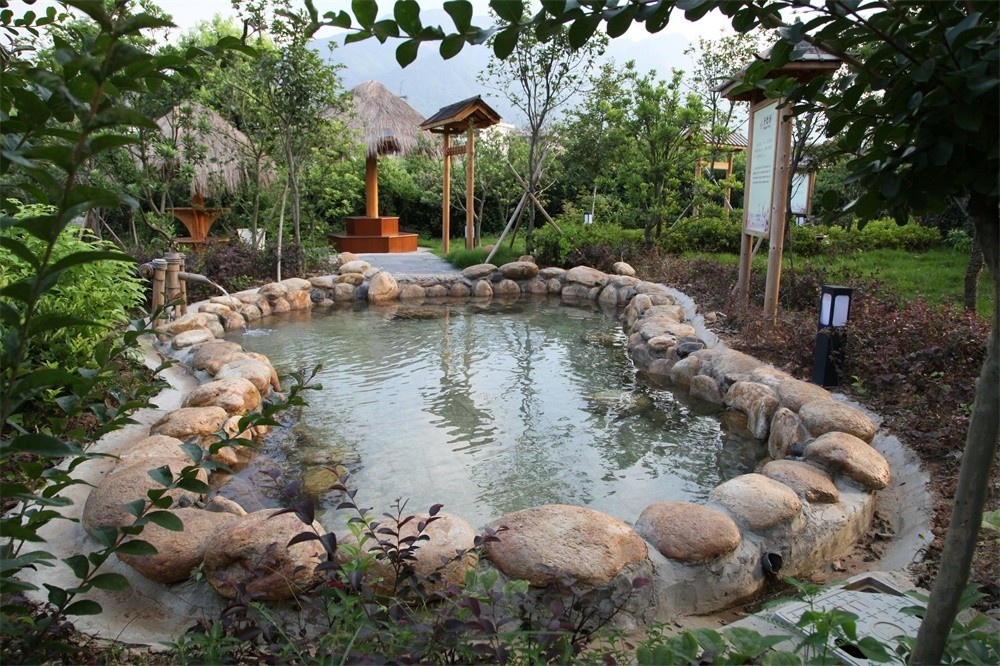 九江-庐山上汤温泉2大2小家庭票不到百元，畅玩温泉区+水上乐园！