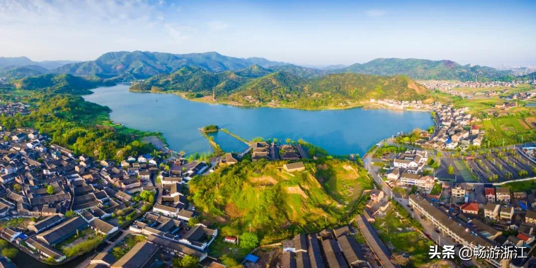 一座古朴纯真的古镇,一座千年古镇的风尘与蜕变