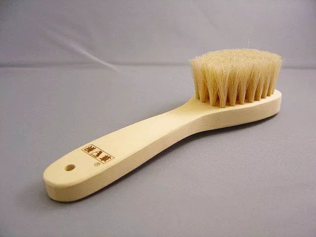 雨衣材质羽绒服脏了怎么清洗,羽绒服专用清洁湿巾能擦皮衣么