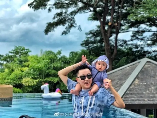 50万生下5国混血女婴，那个买精生子的单身妈妈，如今怎么样了？