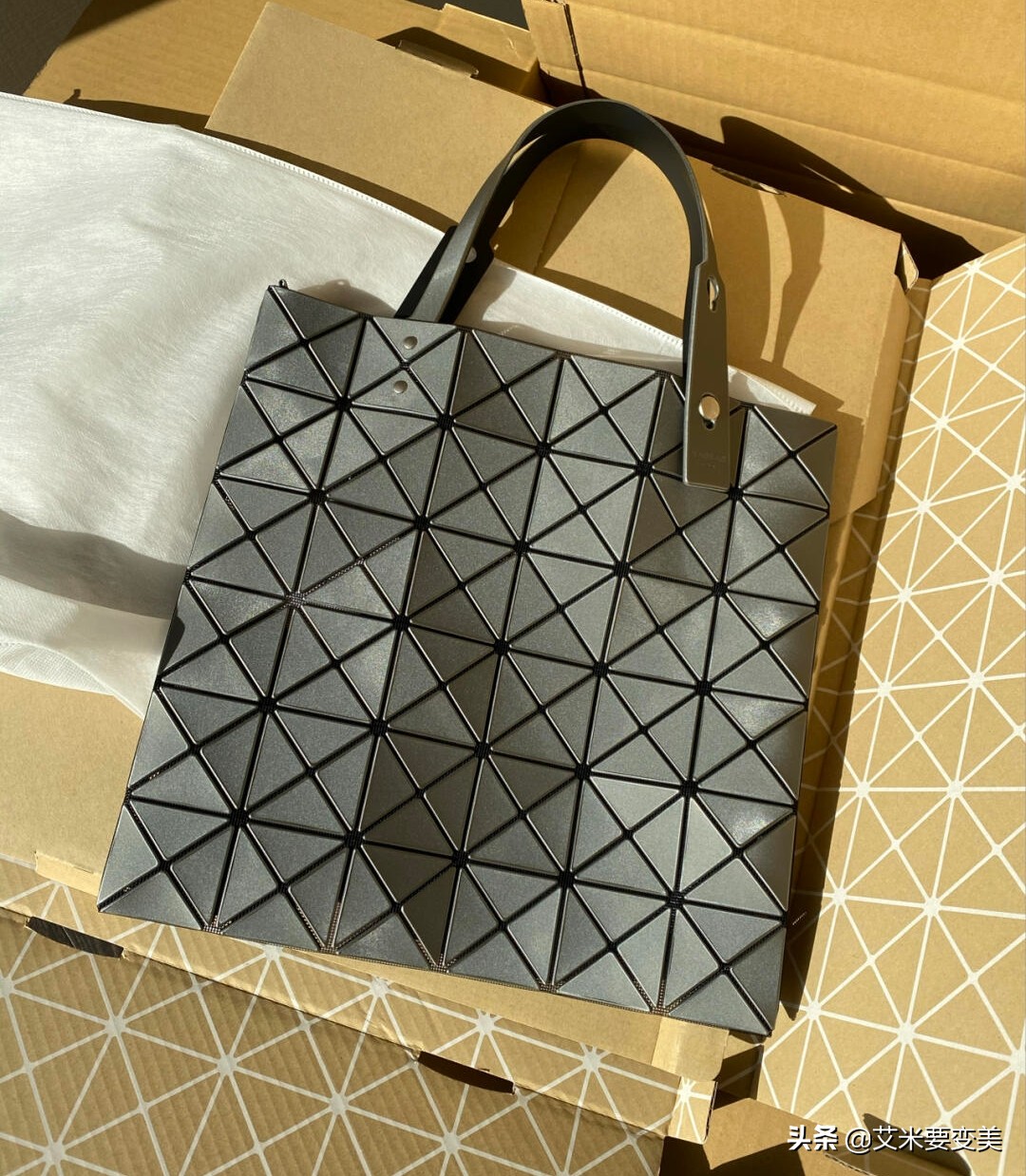 吹爆三宅一生，超强穿搭模板，这才是真正的时尚基础款