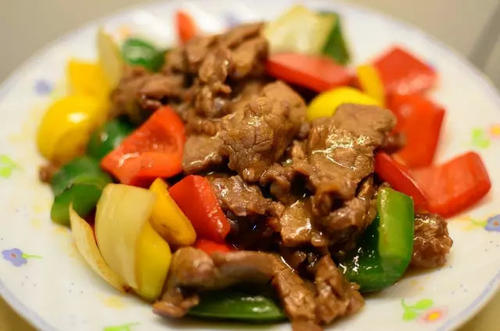 家庭腌牛肉干巴10斤肉要多少盐,腌好的牛肉是用冷水还是热水下锅