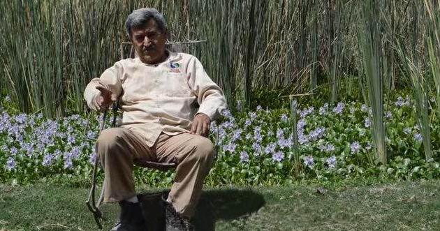 他们抢劫老妈、用锡箔包房子、修建时光机，还说受了外星人指使