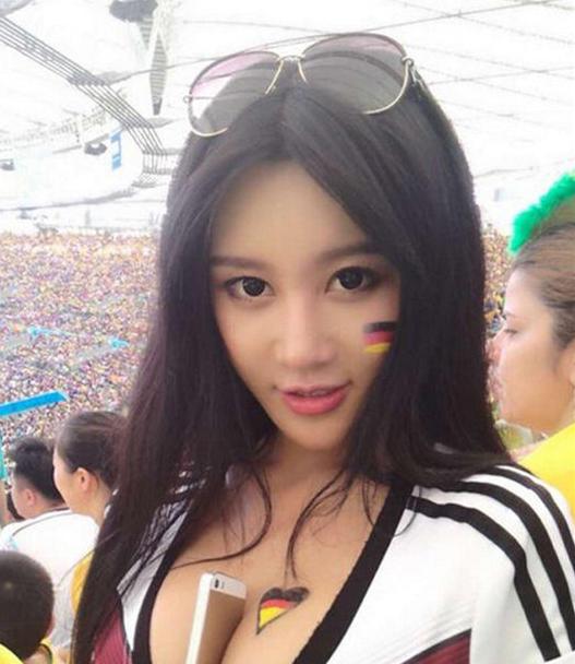 足球模特樊玲图片,最美足球女宝贝照片