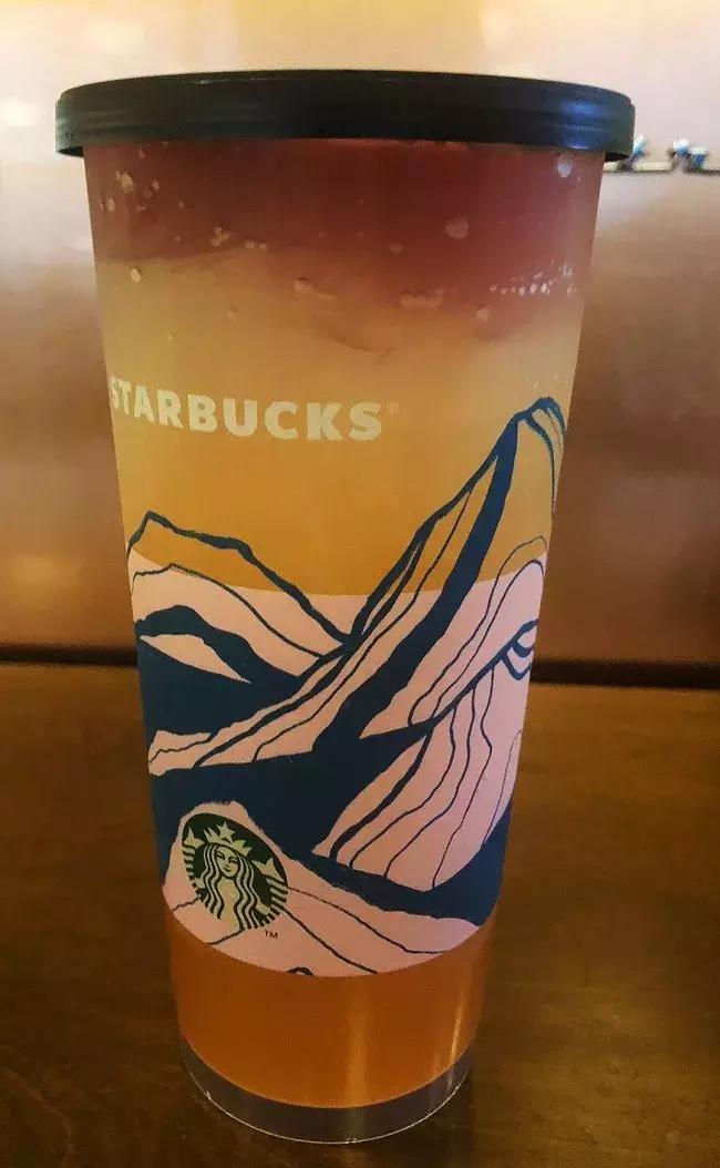 星巴克玩味冰调第二杯半价,星巴克玩味冰调混合一起喝
