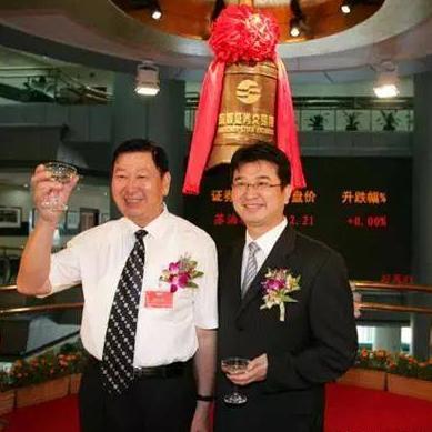 他56岁开始创业87岁投资雨伞,他66岁开始创业赚了1200亿