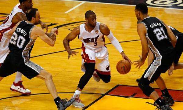 热火退役传奇韦德3号球衣！四个关键词了解韦德职业生涯