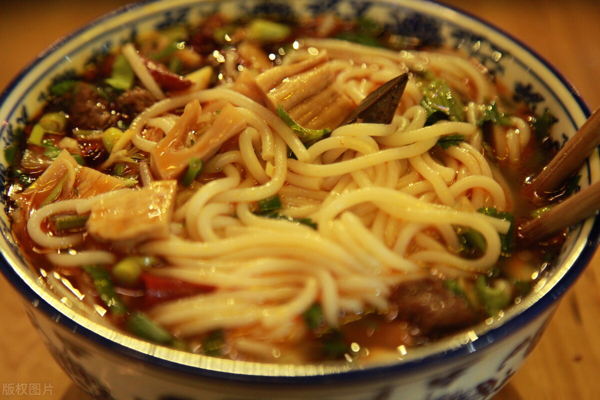 江西米粉好吃还是津市米粉好吃,江西米粉1.4跟1.6有啥区别